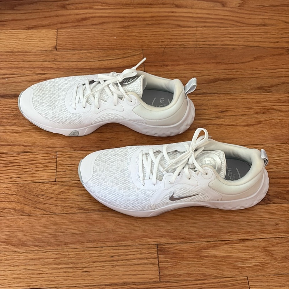 Nike Women’s Renew In Season Training Running Shoes. White, Size 8.5, never worn